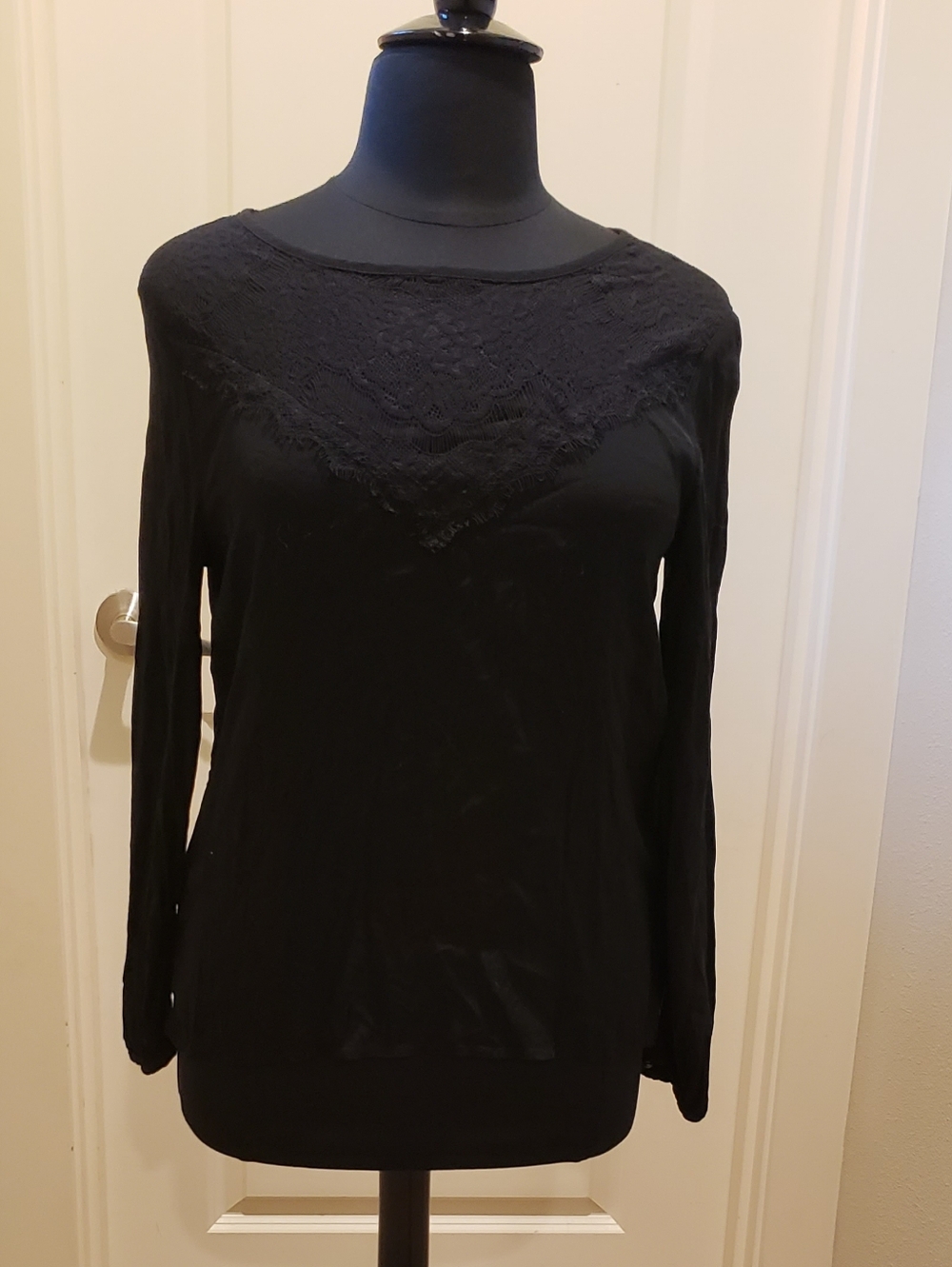 Xliration Black Lace-Yoke Long Sleeve Women's Crepe Top